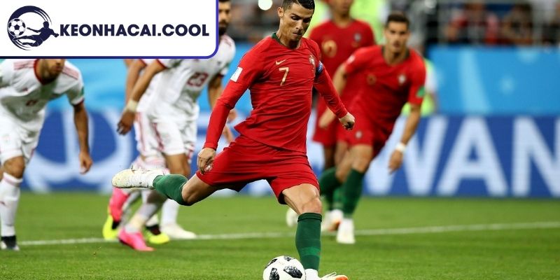 LW Trong Bóng Đá Là Gì? Giải Thích Về Vị Trí Cánh Trái 2 Vai trò trên sân thi đấu của LW trong bóng đá là gì?